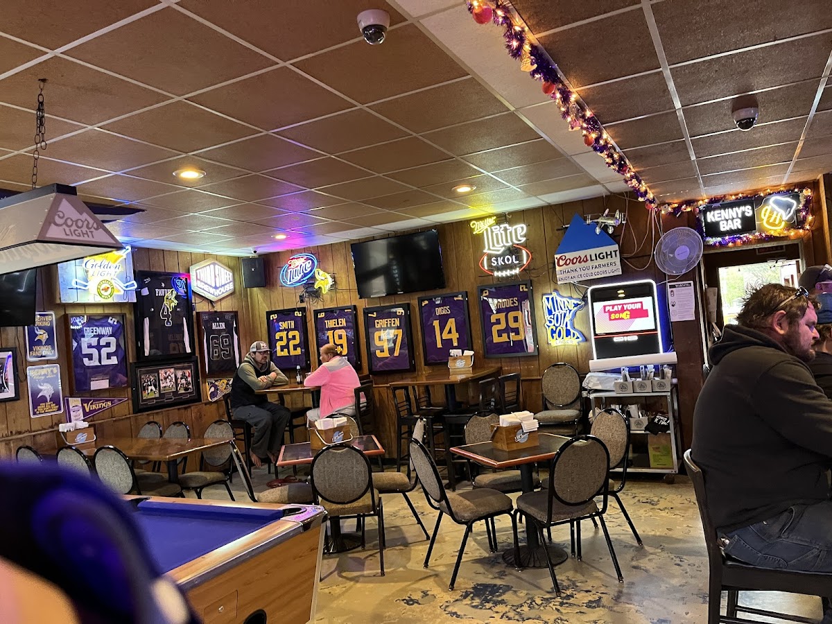 Kenny's T-Road Tavern